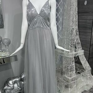 Clearance price 📣 New Silver Sequins Tulle Evening Gown